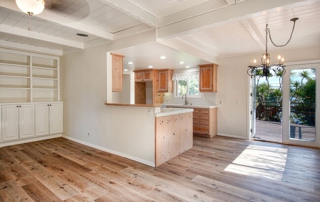 Building Photo - 2412 Via Marina