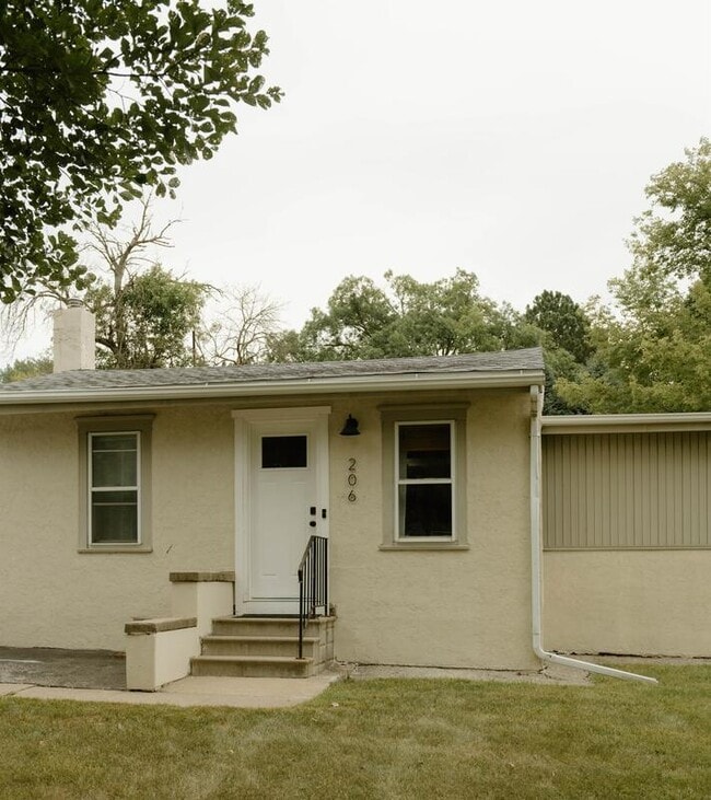 Building Photo - 206 State Ave