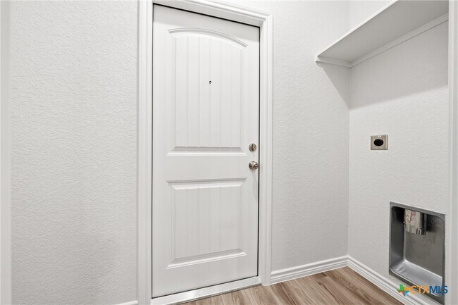 Building Photo - 509 Adley Ave