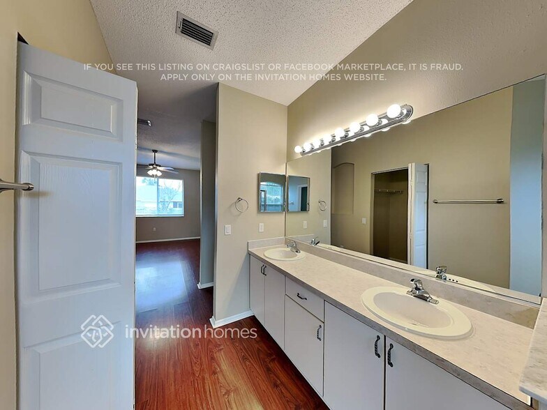 Building Photo - 9106 69th Ave E