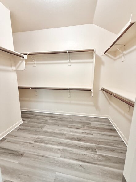 Building Photo - 443 Hayes St