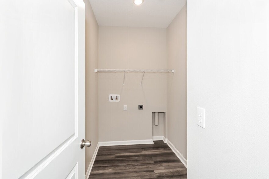 Building Photo - 960 Kelly Fern Lp