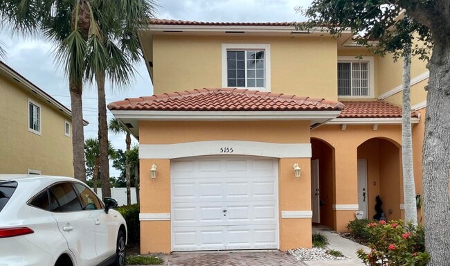 Building Photo - 5155 SE Mariner Garden Cir