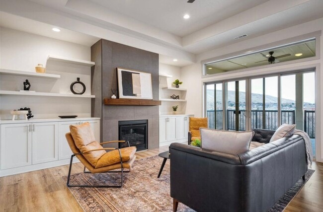 Building Photo - Luxury New Construction Five Bedroom Three...