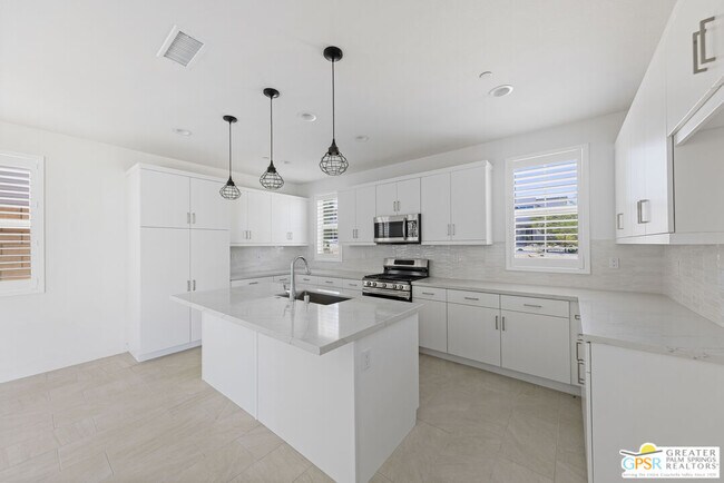 Building Photo - 35935 Hinksey St