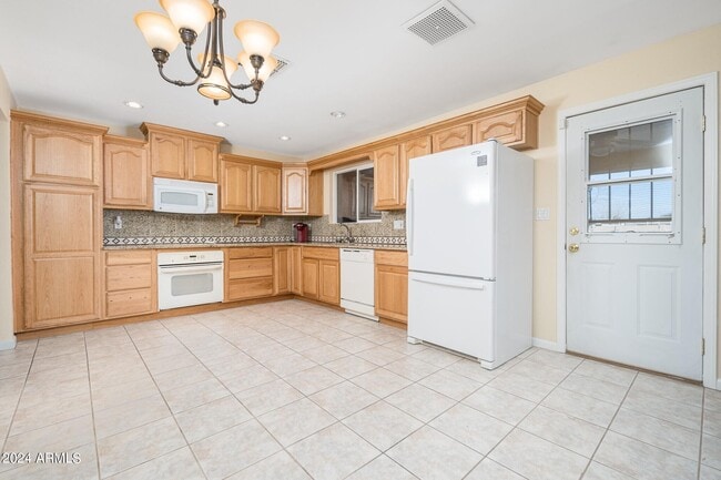 Building Photo - 6610 W McKinley St