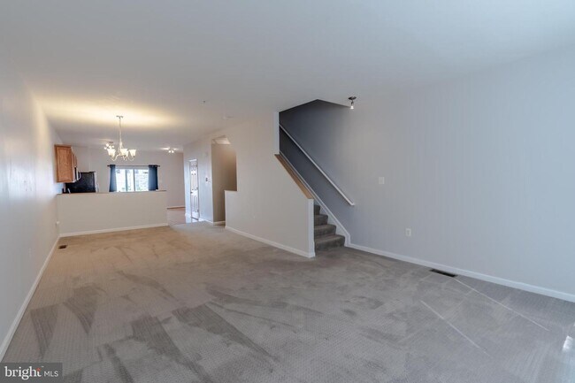 Building Photo - 530 Canton Ct
