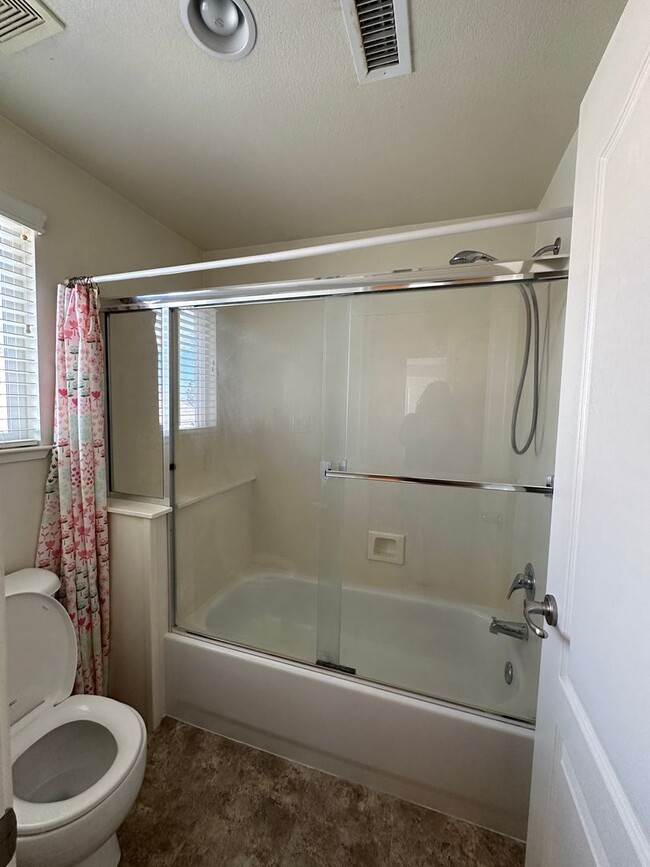 Building Photo - Beautiful home in Damonte Ranch Area