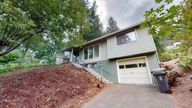 Building Photo - Lake Oswego/ Palisades - Hardwoods, Finished Daylight Basement, Pet Friendly