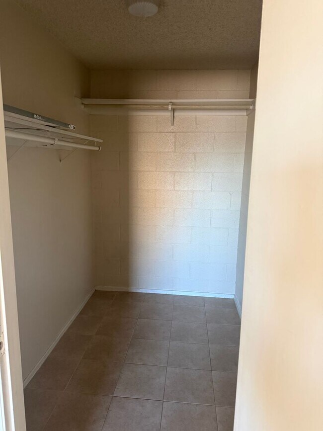 Building Photo - 1 Bedroom 1 Bath In Central Las Vegas