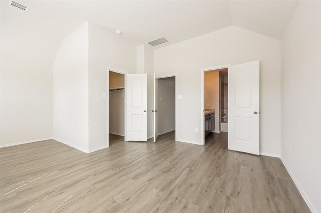 Building Photo - 1010 Grand Emperor DR