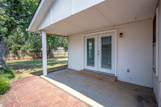Building Photo - 2605 Pennington Ave