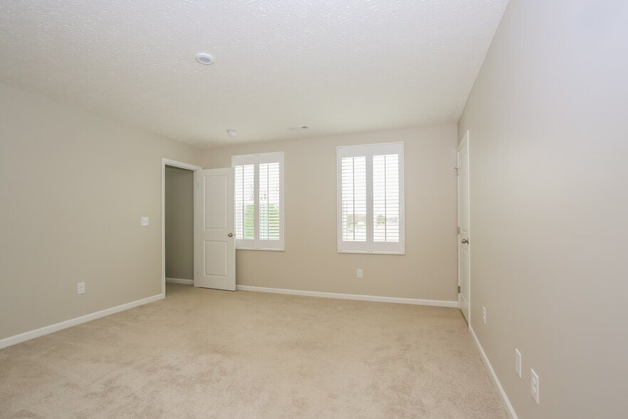 Building Photo - 4151 Swallowfield St