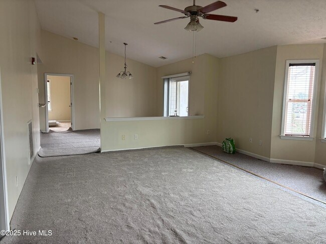 Building Photo - 609 Spencer-Farlow Dr