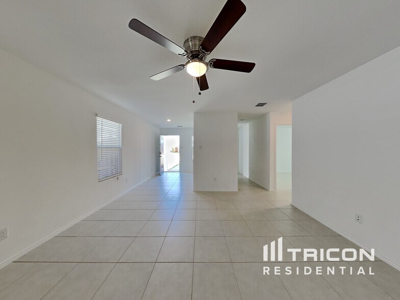 Building Photo - 5620 Rockrose Ln