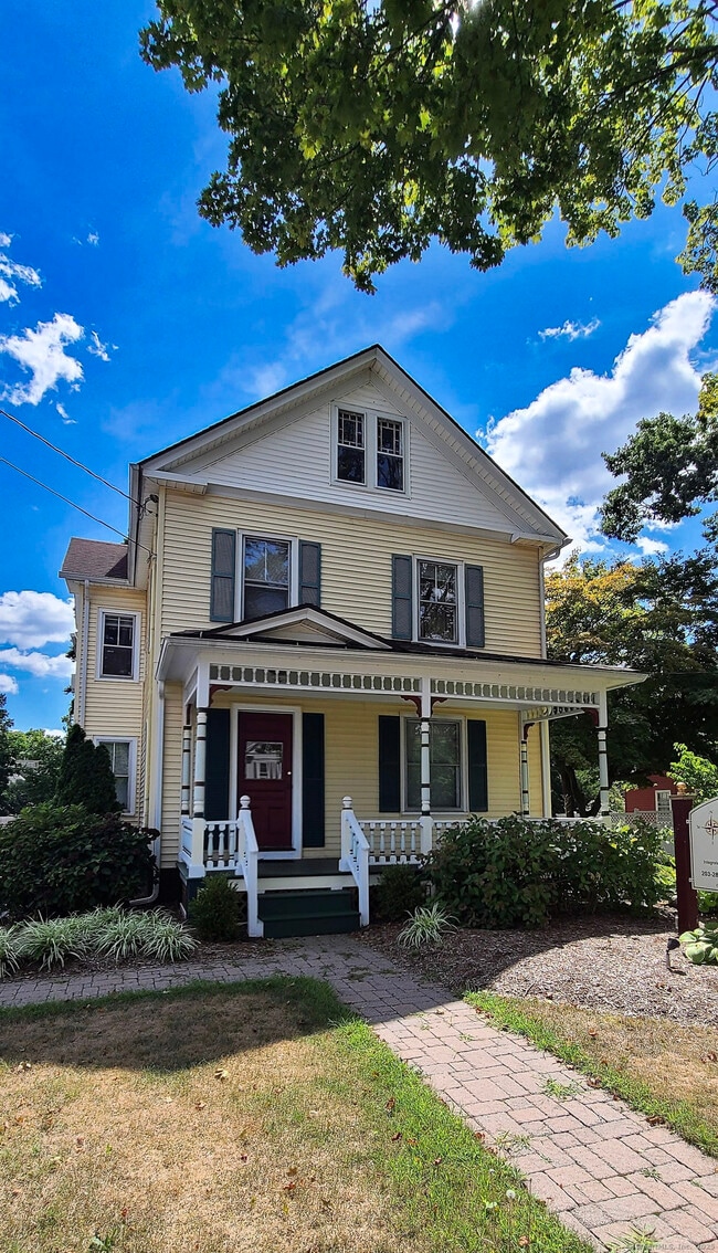 Primary Photo - 356 Main St
