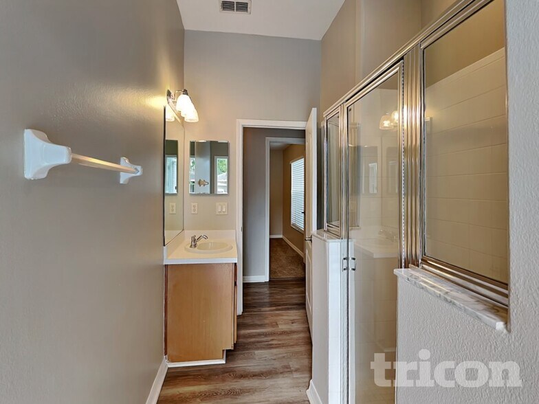Building Photo - 14556 Edgemere Dr