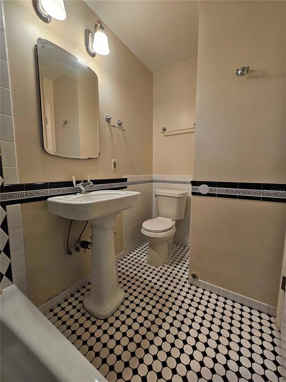 Building Photo - 5311 Davisson Ave