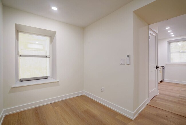 Building Photo - 620 S 8th St