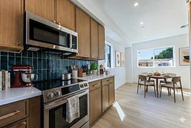 Building Photo - Luxury Never Before Lived in Townhomes!