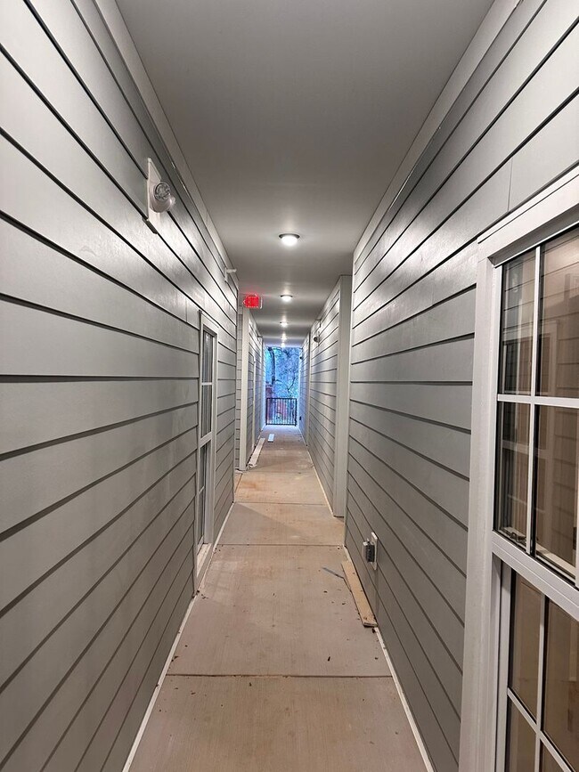 Building Photo - Beautiful Brand New Three Bedroom Apartment!