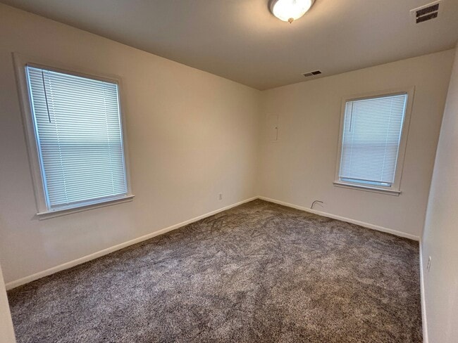 Building Photo - 11291 Lozier Ave