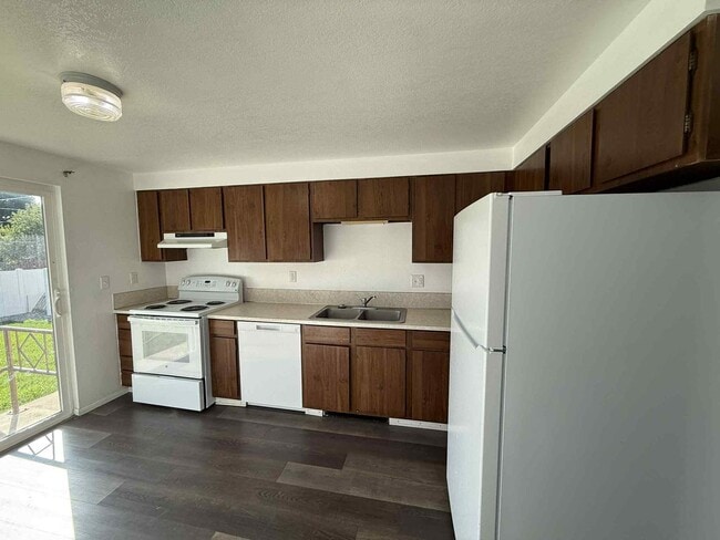 Building Photo - Duplex