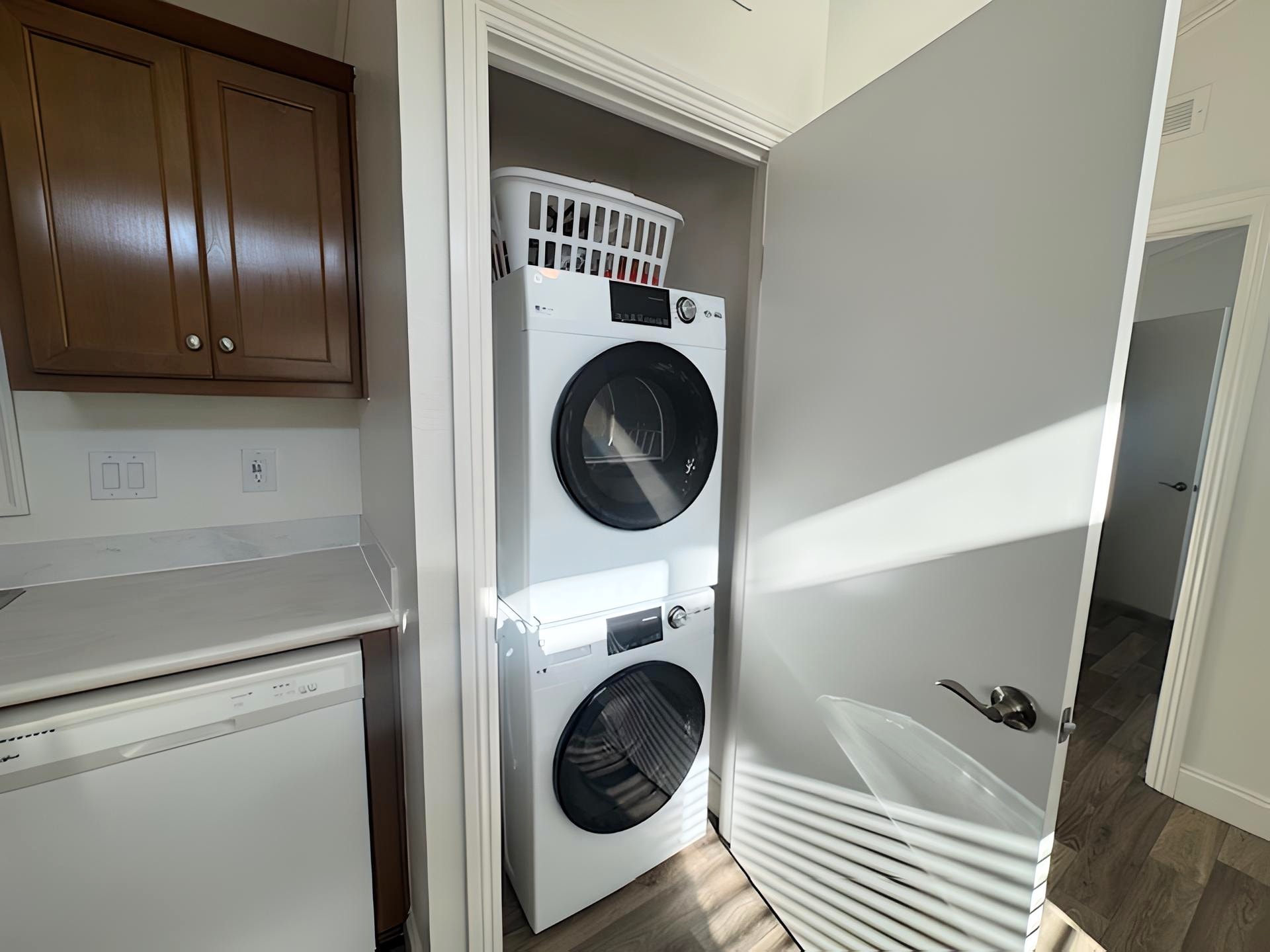 Building Photo - 8531 Kittyhawk Ave