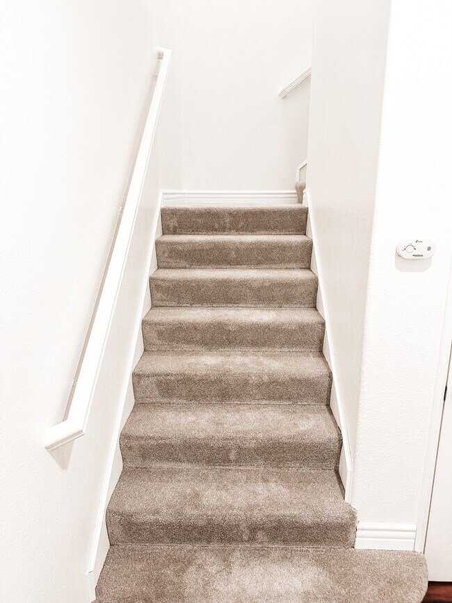 Building Photo - 2744 Crown Ridge Rd