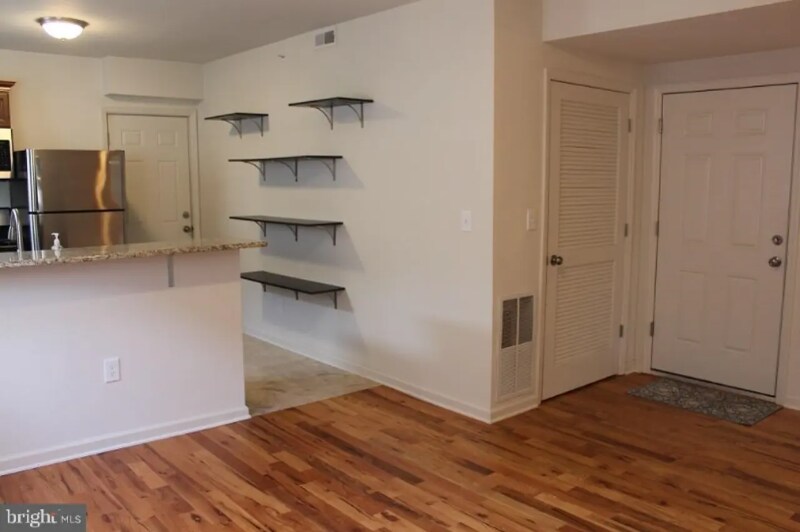 Building Photo - 56-58-58 S Broadway