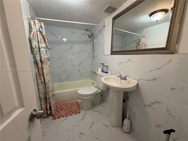 Building Photo - 4634 NW 185th St