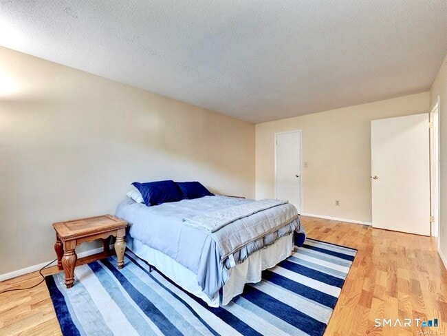 Building Photo - 122 Cottonwood Rd