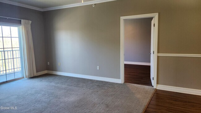 Building Photo - 8 Wall St