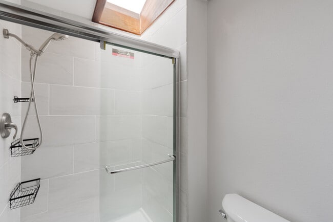 Building Photo - THREE BEDROOM IN MINT VALLEY