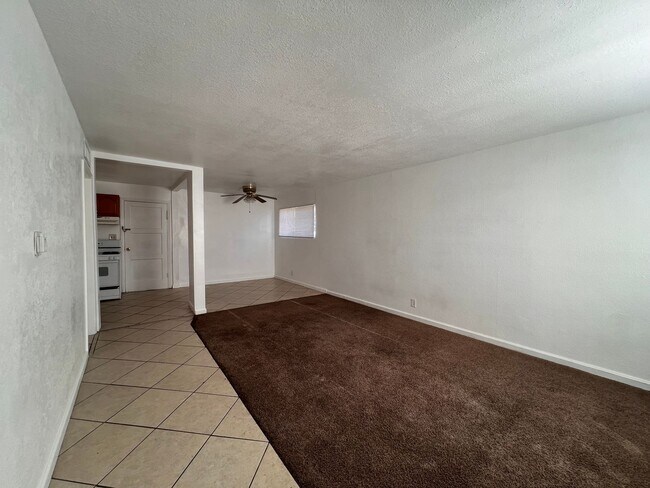 Building Photo - P008