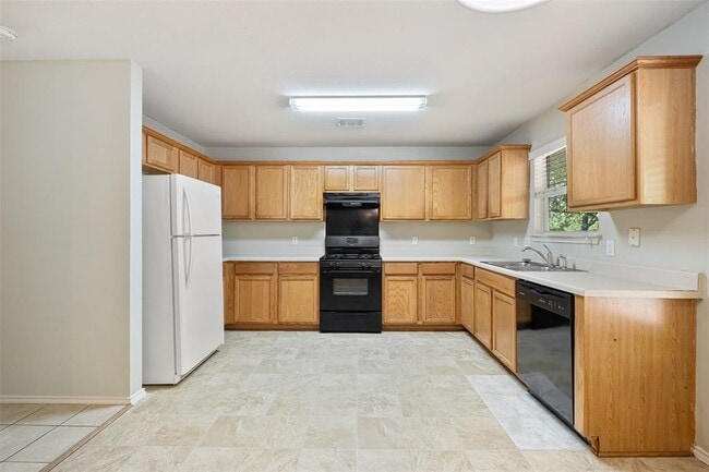 Building Photo - 808 Flatters Way