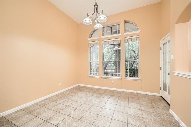Building Photo - 401 Mandarin Flyway