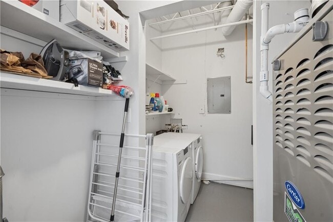 Building Photo - 820 DeKalb Ave NE