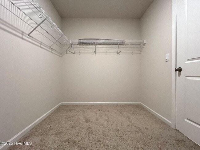 Building Photo - 275 Roberts Pl