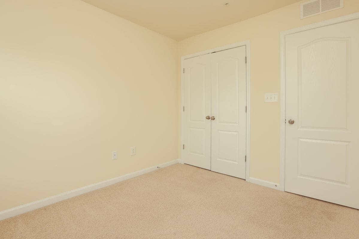 Building Photo - 7954 Blue Stream Dr