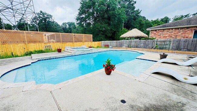 Building Photo - 12955 Lake Parc Bend Drive