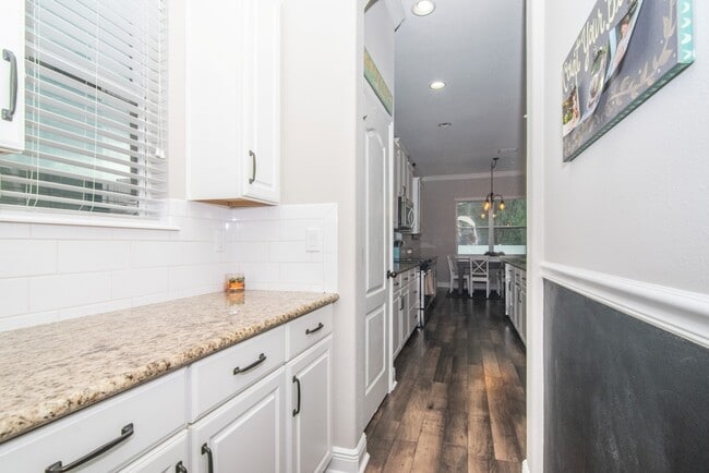 Building Photo - 8114 Champions Forest Way