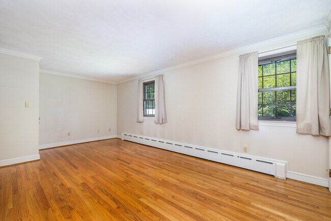 Building Photo - 171 Silver St