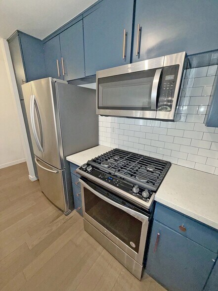 Building Photo - 850 2nd St