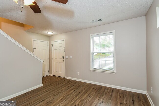 Building Photo - 632 Spanish Oak Dr