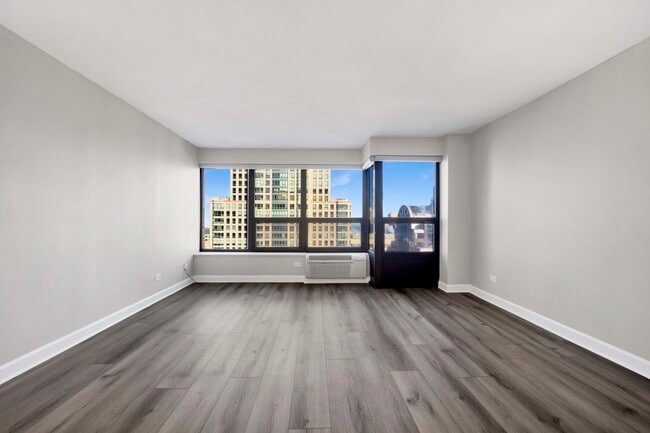 Building Photo - 30 E Huron St