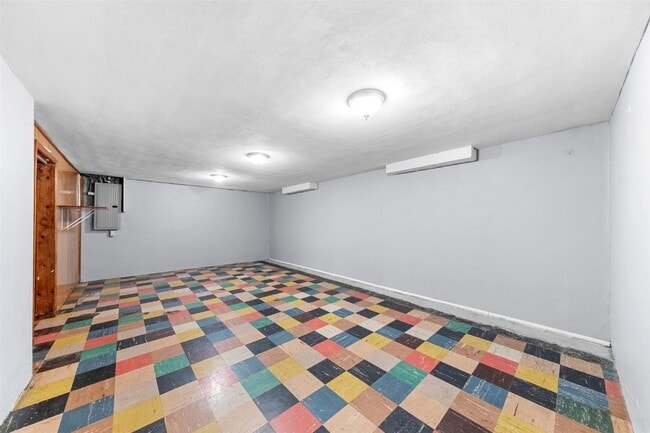 Building Photo - 3735 Koeln Ave