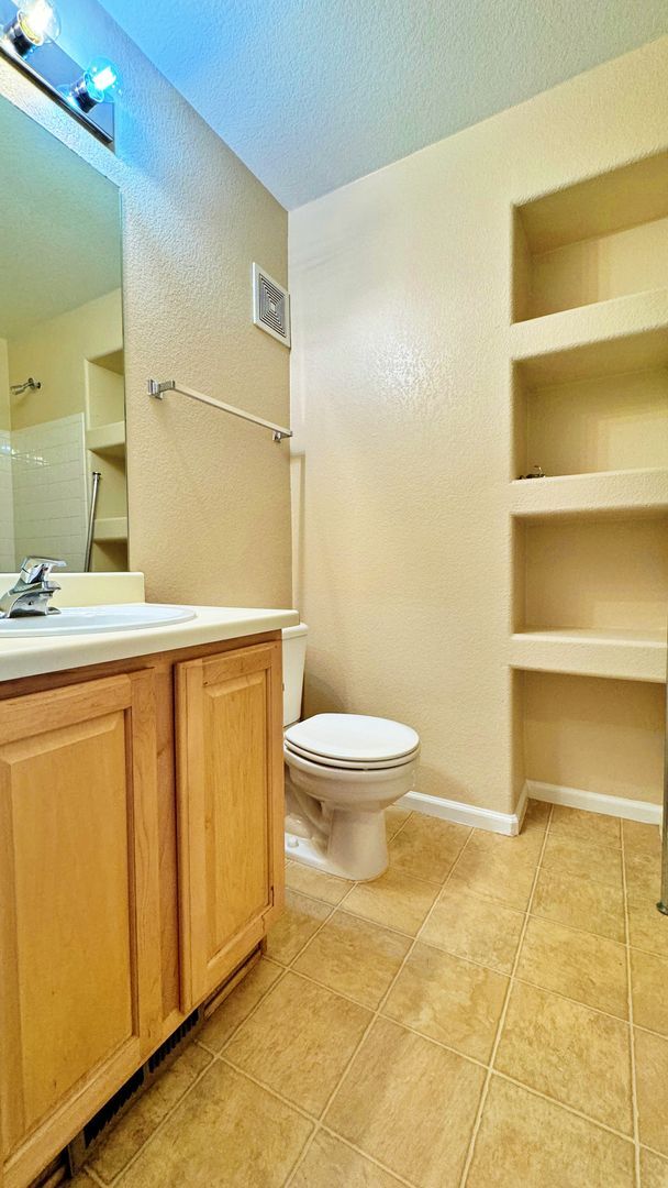 Building Photo - Fantastic NEWER Paint NEWER Carpet 2 Bed 2...