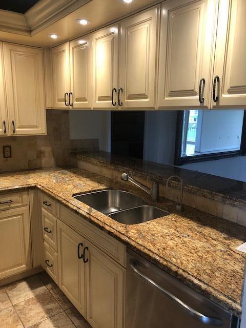 Building Photo - 6217 Balboa Cir