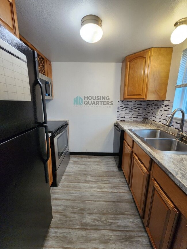 Building Photo - 2107 N Houk Rd